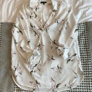 Women’s Dynamite floral blouse size small